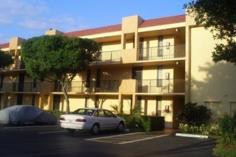 Condo in Margate, Florida, 2 bedrooms  № 1154168 - photo 1