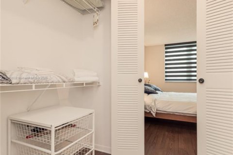 Copropriété à louer à Aventura, Floride: 2 chambres, 109.62 m2 № 2037757 - photo 23