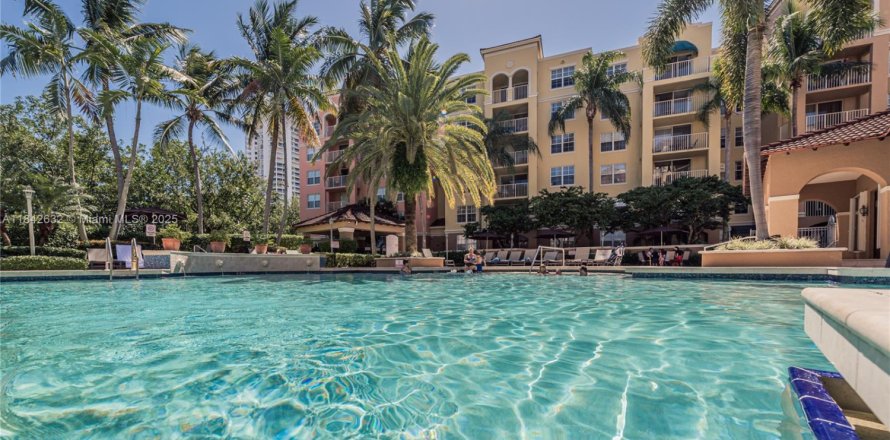 Condo à Aventura, Floride, 2 chambres  № 2037757