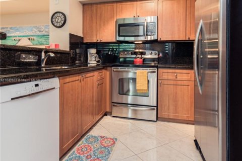Copropriété à louer à Aventura, Floride: 2 chambres, 109.62 m2 № 2037757 - photo 15