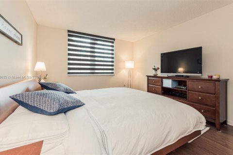 Copropriété à louer à Aventura, Floride: 2 chambres, 109.62 m2 № 2037757 - photo 18