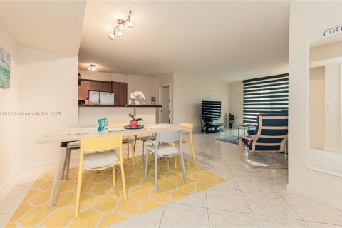 Copropriété à louer à Aventura, Floride: 2 chambres, 109.62 m2 № 2037757 - photo 7