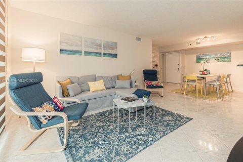 Copropriété à louer à Aventura, Floride: 2 chambres, 109.62 m2 № 2037757 - photo 4
