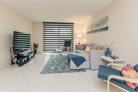 Copropriété à louer à Aventura, Floride: 2 chambres, 109.62 m2 № 2037757 - photo 6