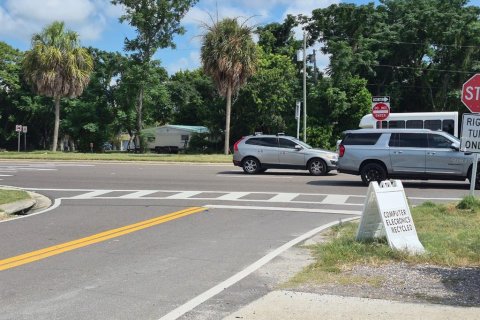 Commercial property in New Port Richey, Florida 122.35 sq.m. № 2150955 - photo 3