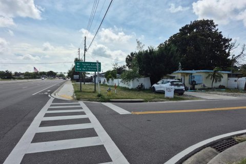 Commercial property in New Port Richey, Florida 122.35 sq.m. № 2150955 - photo 4