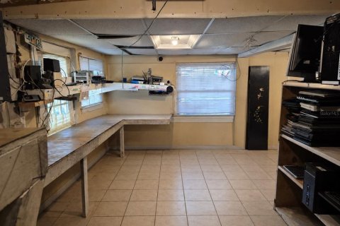 Commercial property in New Port Richey, Florida 122.35 sq.m. № 2150955 - photo 14