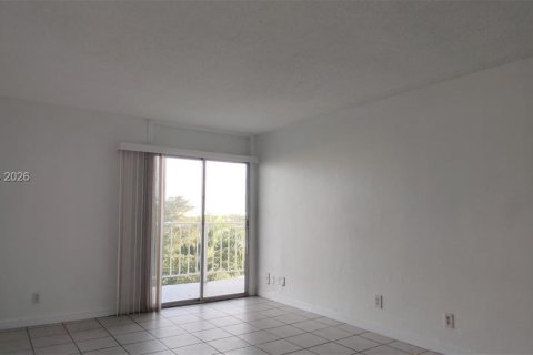 Condominio en venta en Miami, Florida, 1 dormitorio, 55.56 m2 № 2246891 - foto 24
