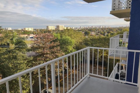 Condominio en venta en Miami, Florida, 1 dormitorio, 55.56 m2 № 2246891 - foto 8