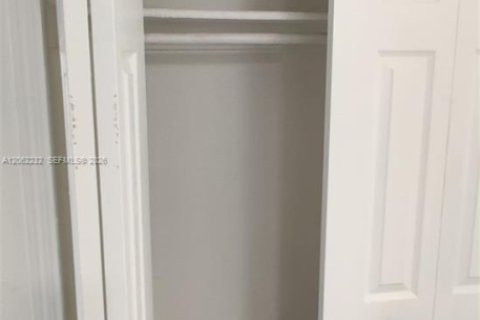 Condominio en venta en Miami, Florida, 1 dormitorio, 55.56 m2 № 2246891 - foto 6