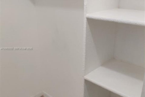Condominio en venta en Miami, Florida, 1 dormitorio, 55.56 m2 № 2246891 - foto 16