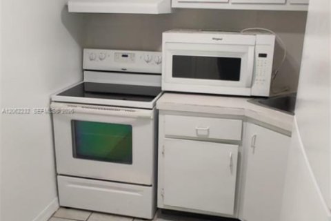 Condominio en venta en Miami, Florida, 1 dormitorio, 55.56 m2 № 2246891 - foto 20