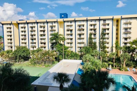 Condominio en Miami, Florida, 1 dormitorio  № 2246891