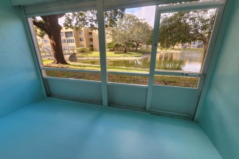 Condominio en venta en Tamarac, Florida, 1 dormitorio, 61.32 m2 № 2146564 - foto 15