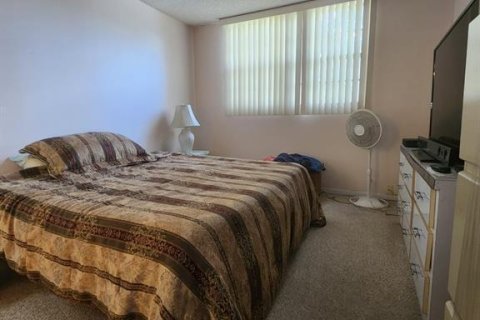 Condominio en venta en Tamarac, Florida, 1 dormitorio, 61.32 m2 № 2146564 - foto 9