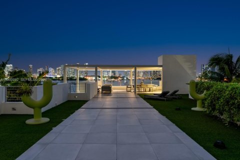 Villa ou maison à vendre à Miami Beach, Floride: 6 chambres, 544.69 m2 № 2060089 - photo 11