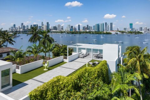 Villa ou maison à vendre à Miami Beach, Floride: 6 chambres, 544.69 m2 № 2060089 - photo 16