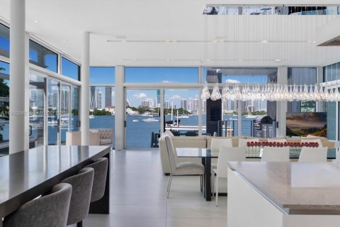 Villa ou maison à vendre à Miami Beach, Floride: 6 chambres, 544.69 m2 № 2060089 - photo 23