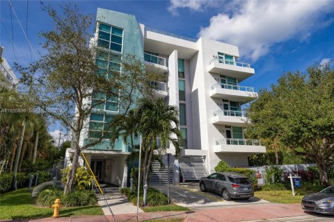 Condo à Miami Beach, Floride, 2 chambres  № 2037823