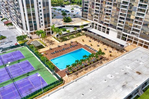 Купить кондоминиум в Майами, Флорида 2 спальни, 126.53м2, № 2053452 - фото 26