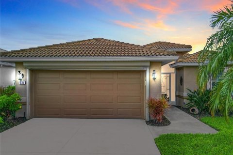 House in North Fort Myers, Florida 2 bedrooms, 149.02 sq.m. № 1797987 - photo 2