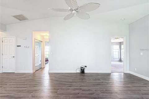 House in North Fort Myers, Florida 2 bedrooms, 149.02 sq.m. № 1797987 - photo 17