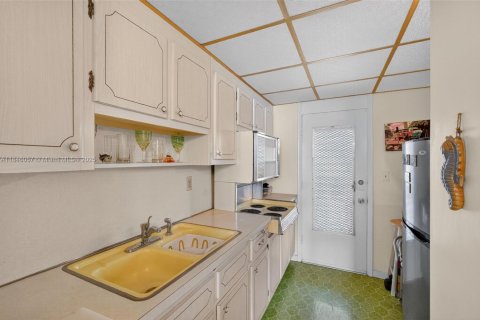 Condominio en venta en Miami Beach, Florida, 41.34 m2 № 1846178 - foto 12