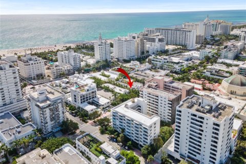Condominio en venta en Miami Beach, Florida, 41.34 m2 № 1846178 - foto 1