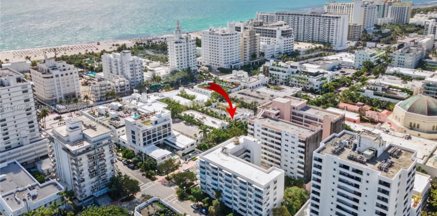 Estudio en el Condominio en Miami Beach, Florida  № 1846178