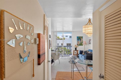 Condominio en venta en Miami Beach, Florida, 41.34 m2 № 1846178 - foto 3