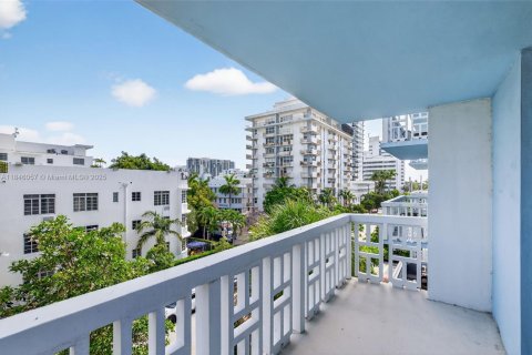 Condominio en venta en Miami Beach, Florida, 41.34 m2 № 1846178 - foto 21