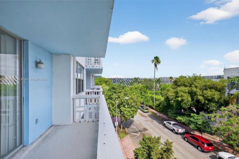 Condominio en venta en Miami Beach, Florida, 41.34 m2 № 1846178 - foto 18