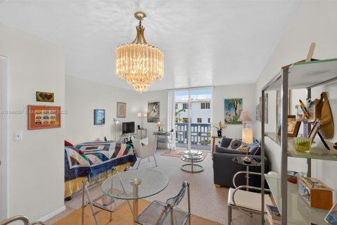Condominio en venta en Miami Beach, Florida, 41.34 m2 № 1846178 - foto 6