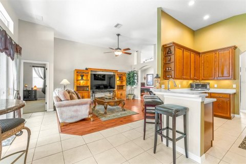 Casa en venta en Tampa, Florida, 4 dormitorios, 227.24 m2 № 1773694 - foto 4