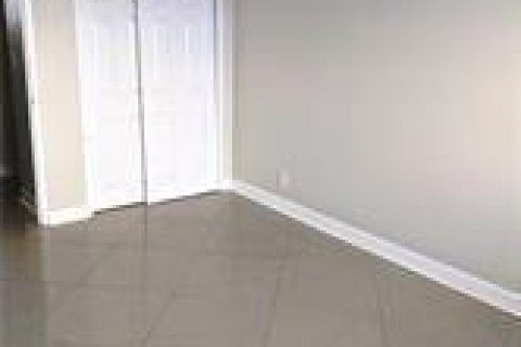 Condo in Fort Lauderdale, Florida, 1 bedroom  № 2177541 - photo 10