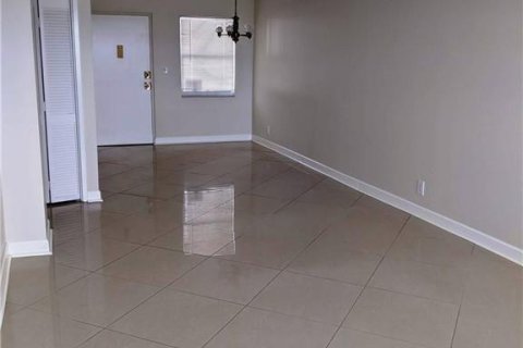Condo in Fort Lauderdale, Florida, 1 bedroom  № 2177541 - photo 4