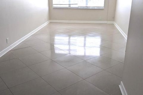 Condo in Fort Lauderdale, Florida, 1 bedroom  № 2177541 - photo 3