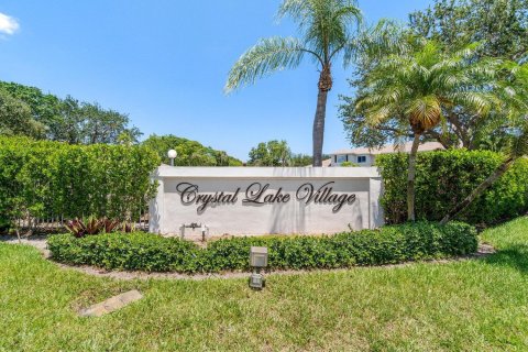 House in Deerfield Beach, Florida 2 bedrooms, 104.61 sq.m. № 1180281 - photo 1
