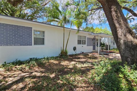 House in North Miami, Florida 3 bedrooms, 118.17 sq.m. № 1711159 - photo 10