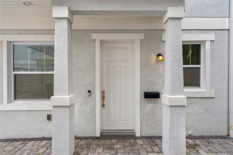 Touwnhouse à vendre à Orlando, Floride: 3 chambres, 164.16 m2 № 2388376 - photo 2
