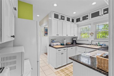 Villa ou maison à vendre à Gulfport, Floride: 2 chambres, 116.13 m2 № 2398481 - photo 12