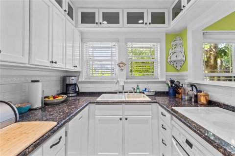 Villa ou maison à vendre à Gulfport, Floride: 2 chambres, 116.13 m2 № 2398481 - photo 14
