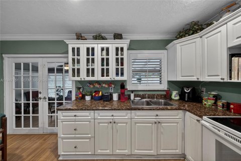 House in Pompano Beach, Florida 2 bedrooms, 123.93 sq.m. № 2003684 - photo 14