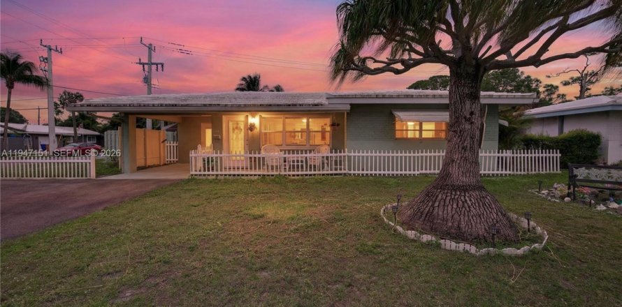 House in Pompano Beach, Florida 2 bedrooms, 123.93 sq.m. № 2003684