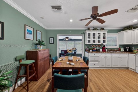 House in Pompano Beach, Florida 2 bedrooms, 123.93 sq.m. № 2003684 - photo 18