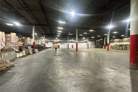 Commercial property in Opa-locka, Florida № 1984743 - photo 1