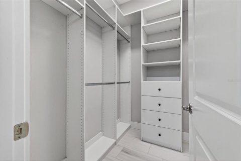 Villa ou maison à vendre à Wesley Chapel, Floride: 4 chambres, 333.43 m2 № 2223768 - photo 24