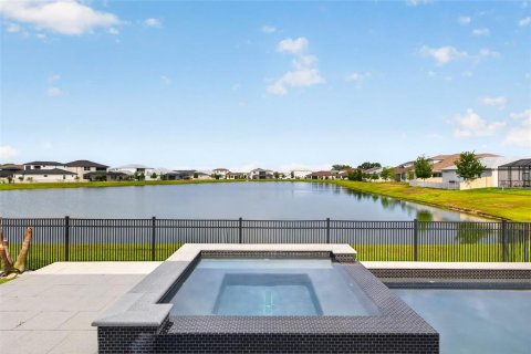 Villa ou maison à vendre à Wesley Chapel, Floride: 4 chambres, 333.43 m2 № 2223768 - photo 4