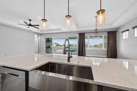 Villa ou maison à vendre à Wesley Chapel, Floride: 4 chambres, 333.43 m2 № 2223768 - photo 12
