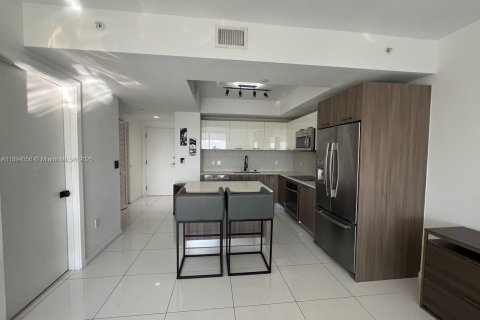 Condominio en alquiler en Doral, Florida, 1 dormitorio, 71.44 m2 № 1945869 - foto 1